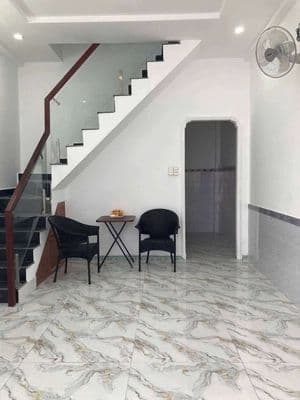 nhà 1 lầu 2 phòng ngủ 2 tollet.gần ngã tư Gò Mây