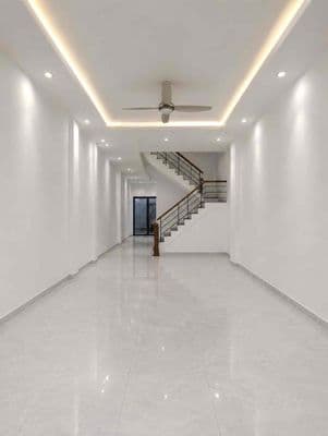 Nhà Mặt Tiền_2 Lầu, 2PN, 2WC, Đường Nguyên Hồng, P11, Bình Thạnh