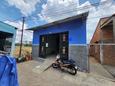 Bán đất ở kèm nhà cấp 4 - Bến Lức, Long An cũ