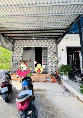 Cho thuê nhà trệt lửng sân rộng có điện 3 pha kdc hồng loan giá 7tr