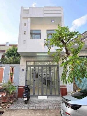 Nhà Lầu hoàn công khúc ngoài - đường B5 kdc Hưng Phú gần sthi Go Canth