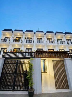 Nhà đúc 2 lầu dt thật 3,2*16 đồng sở hữu