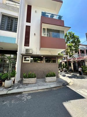 Cho thuê nhà 3 tầng – 2 mặt tiền núi thành, hải châu