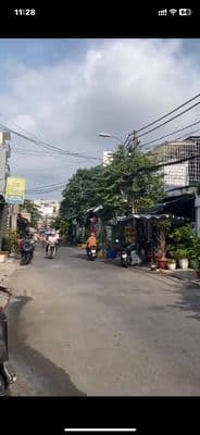 Cho thuê nhà nguyên căn 2 tầng mặt tiền đường 10m, gần chợ Tân Hương