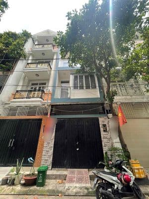 nhà nguyên căn HXH 3 tầng gần Co.op Mart Bình Triệu an ninh , yên tĩnh
