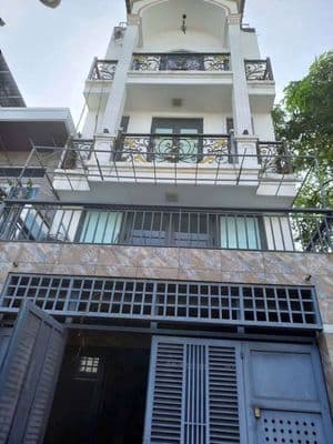4pn 1p thờ ,3 máy lạnh .ôtô đậu trong nhà