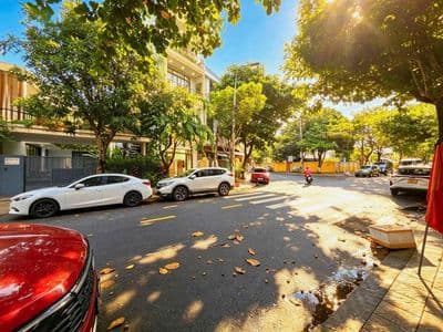 Nhà mới 4 tầng mặt tiền trưng nữ vương full nội thất