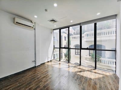 Cho thuê văn phòng 75m2 tại Hoàng Cầu đường ô tô tránh nhau