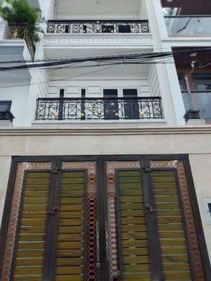 Nhà sát chợ Thủ Đức hẻm ô tô còn mới