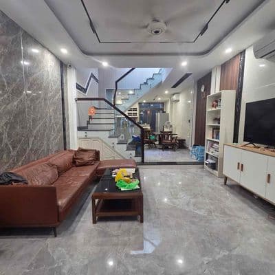 Cho thuê nhà thuộc đường số 45 phan huy ich dt 70 trệt lầu giá 15 tr /
