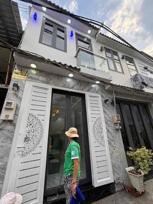 Cho thuê nhà nguyên căn hẻm huỳnh tấn phát - nhà bè