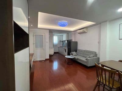 Cho thuê căn hộ 2PN mới 100%_ rộng, thoáng đường oto ngay Bến Thành Q1