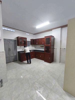 nhà lầu gần nhà thờ dĩ an