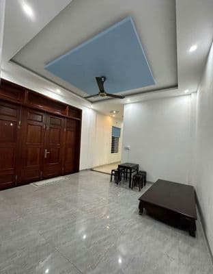 Cho thuê nhà 2pn mặt tiền đường: quách thị trang - hòa xuân