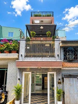 Bán nhà 3 tầng mặt tiền Lê Văn Việt 60m2 kinh doanh tốt