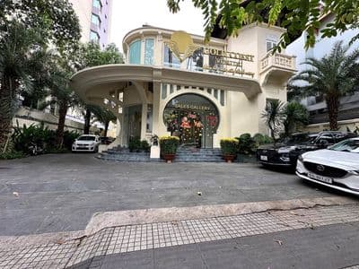 Cho thuê biệt thự mt nam kỳ khởi nghĩa dt 700m2 ngang 21m giá 140tr