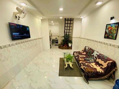 Nhà phố nguyên căn 2pn 2wc full nội thất ở được ngay