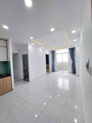 Em cho thuê cc lotus sen hồng 2pn nhà trống 6tr