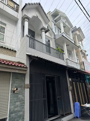 Cần bán nhà Quốc lộ 13 Cũ
