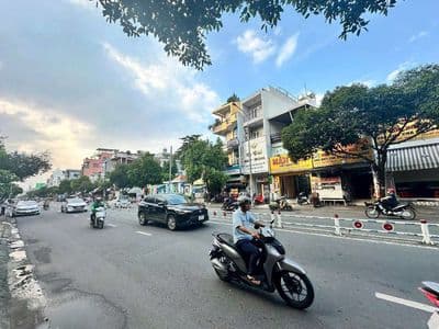 nhà cho thuê MT kinh doanh Cầu Xeo