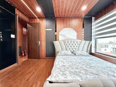 Phòng riêng tư mới tinh– vân tay - thang máy – wifi mạnh – 3tr3