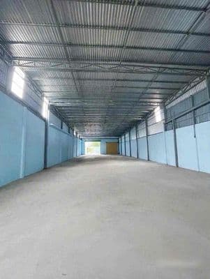 cho thuê xưởng mới 800m2 kiên cố đường container