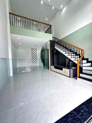 bán nhà mới tinh ngang 5 m gần ngã ba cây điệp , sát chợ và trường