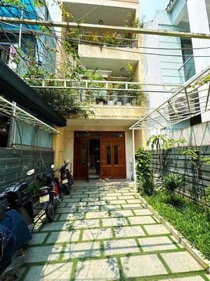 Cho thuê nhà 3 tầng sân vườn: đường lỗ giáng - 3 phòng ngủ - 3wc