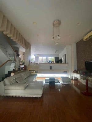Cần cho thuê căn nhà 7,5X20m full nội thất tai Him Lam Kênh Tẻ Q7