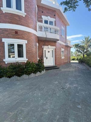 Chính chủ bán Villa biển 2 tầng view sân golf & biển
