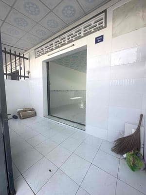 Cho thuê nhà trệt 60m2 kdc nam long trống suốt có cổng rào 3tr/tháng