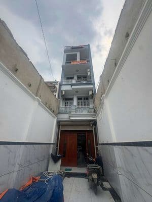 Nhà mặt tiền quốc lộ 22, đang mở đường