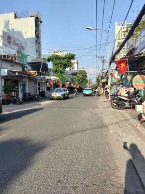 Bùi văn ba q7 nhà mặt tiền đẹp 4,5×12, triệt, gác, 1 pn, vị trí đẹp