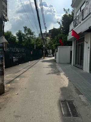 Cho thuê tập thể đại la - 50m2 - full đồ - ngõ ô tô đỗ cửa ở ngay