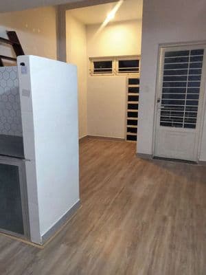 Cho thuê nhà 1 trệt 1 lầu 1 lửng gần trường ĐH Kinh Tế, Gía 8,5 triệu