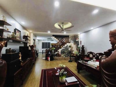 Cho thuê tòa nhà đường vũ đức thận - long biên - 73m2 x 5 tầng - 20tr
