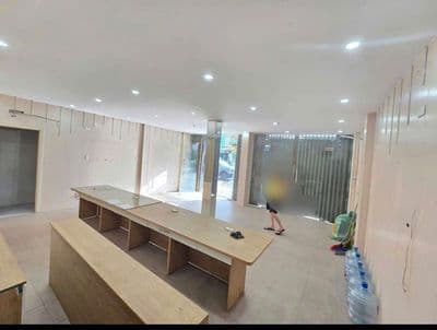 Cho thuê nhà 2 tầng mặt tiền ngay trường Bách Khoa