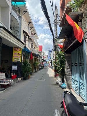 cho thuê nhà nguyên căn HXH CMT8