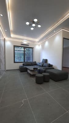 Cho thuê căn hộ tập thể tầng 3 mặt phố Đào Tấn, Linh Lang,Ba Đình