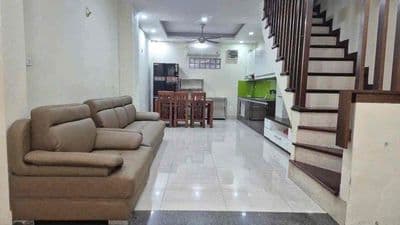 Cho thuê nhà nguyên căn nguyễn văn cừ, bồ đề 50m 5tầng full nội thất