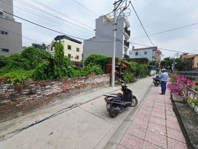 Bán đất mặt hồ phúc lợi