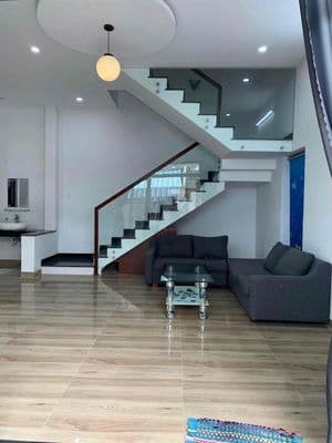Cho thuê nhà 3 phòng ngủ gần pullma hồ xuân hương