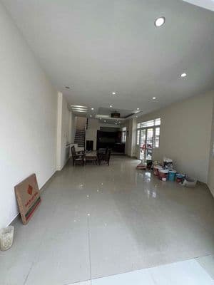 Nhà cho thuê (căn góc) 5x18m kc 3,5tấm cách eon tên lửa 500m