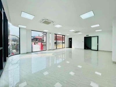 Cho thuê văn phòng tại Yên Lãng 90m2 giá chỉ 16t lô góc full kính