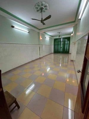 Nhà nguyên căn HXH gần Chợ Thiếc