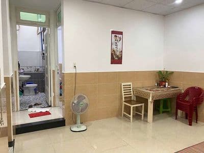 nhà hẻm Lê Văn Thọ, 80m2, cấp 4, 2pn, 2 máy lạnh, sân xe