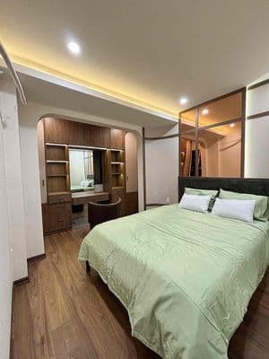 cần bán nhà trung tâm sát mặt tiền - hướng nam
