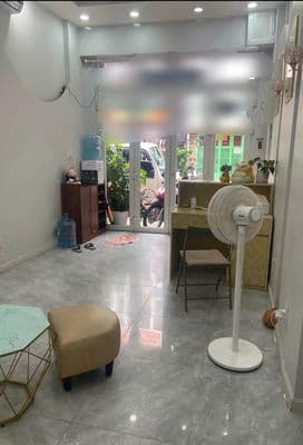 𝗡𝗵𝗮̀ 𝗺𝗮̣̆𝘁 𝘁𝗶𝗲̂̀𝗻 PHAN VĂN TRỊ, 𝟭 𝘁𝗿𝗲̣̂𝘁 𝟯 𝗹𝗮̂̀𝘂, nhà mới đẹp.