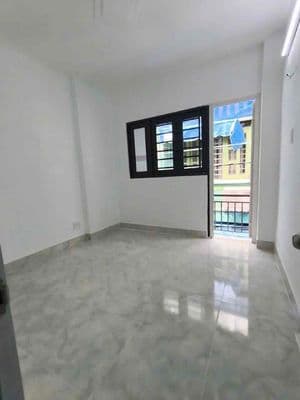 Bán gấp nhà ngay siêu thị metro đường lê văn khương