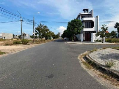 Bán Lô Đất 128m2 Ngang 8m Đất Gần Chợ Điện Ngọc và Làng Đại Học